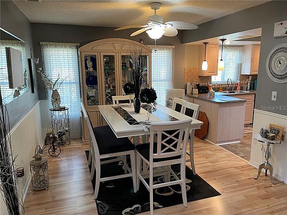 5th image of 2410 Locksley St #300