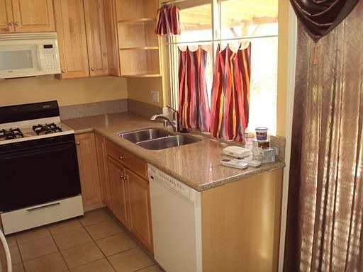 3rd image of 10448 Stanfield Cir