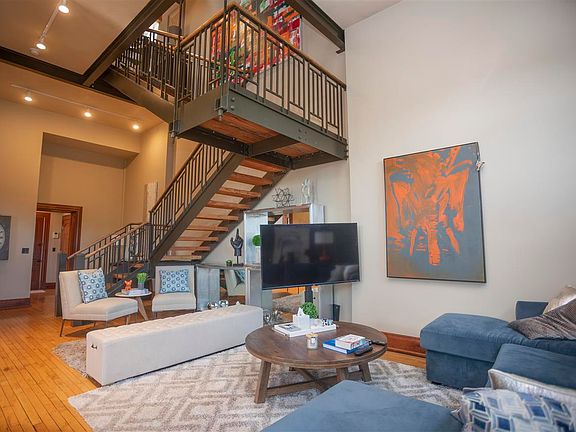 5th image of 1105 N Court St APT 203