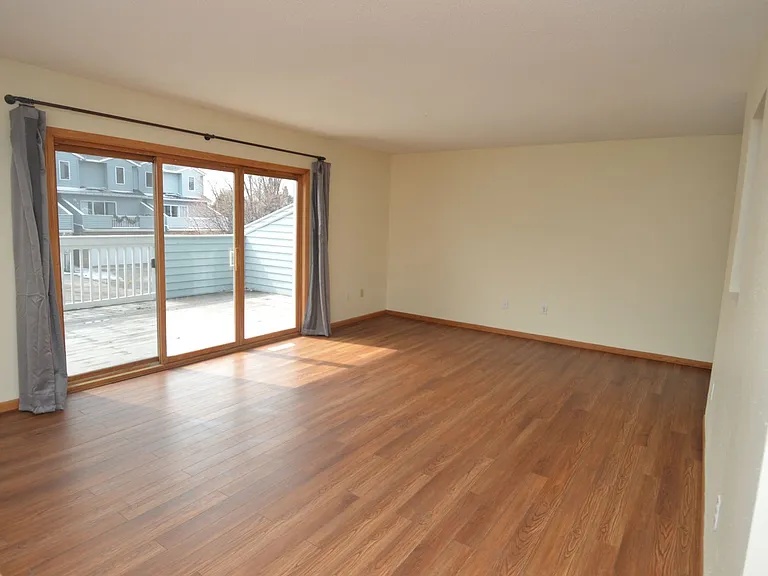 2258 Knightsbridge Ct — Photo 6