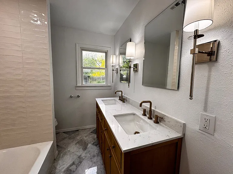 1117 W Symmes St — Photo 7