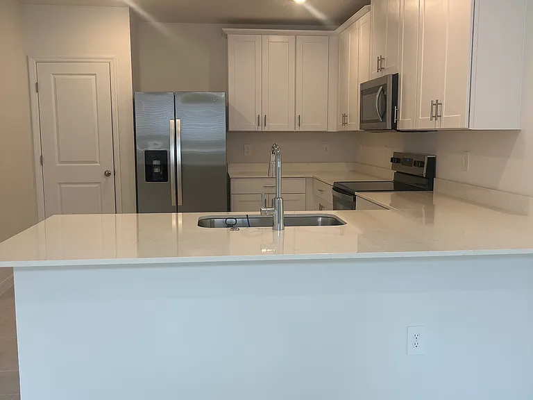 186 Parkhaven Dr — Photo 4