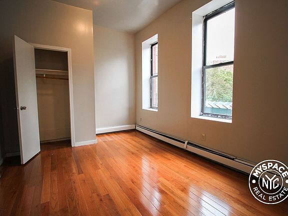 4th image of 313A Pulaski St APT 1