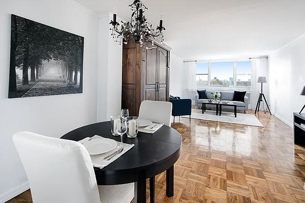 Sold by Compass | media 9