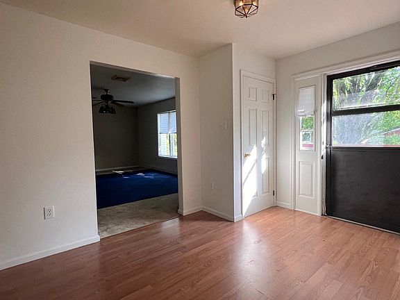 5th image of 809 E Somerstown Ln