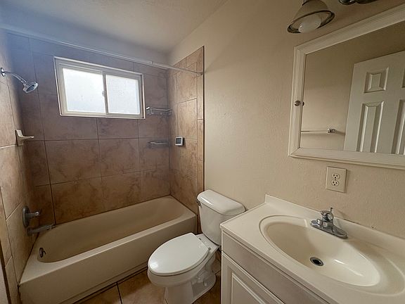 4th image of 185 Calle Del Norte #A