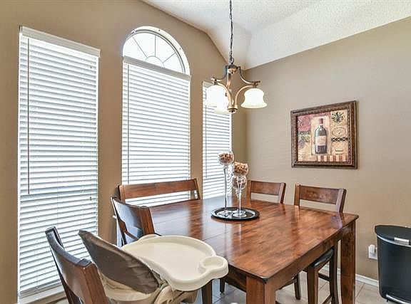 4th image of 1446 Creekview Dr