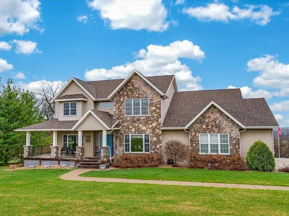 N9181 Cardinal Crest Lane, New Glarus, WI 53574