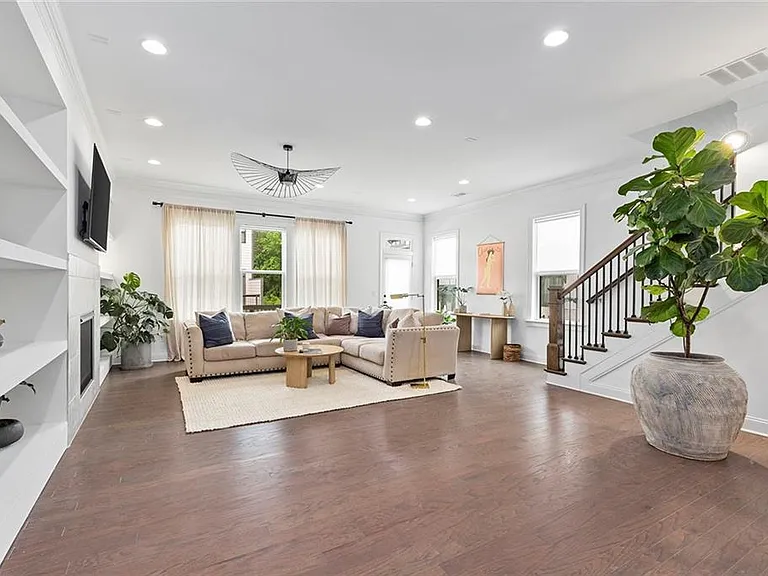 2370 Provence Park Way — Photo 9