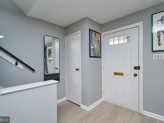 4th image of 415 James Ct