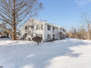 333 Phoebe Ct, Three Bridges, NJ 08887