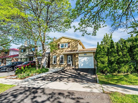 2nd image of 135 Autumn Glen Cir