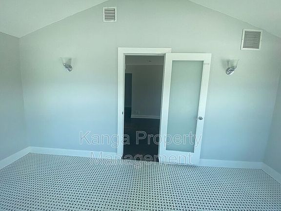 5th image of 418 Nottingham Blvd