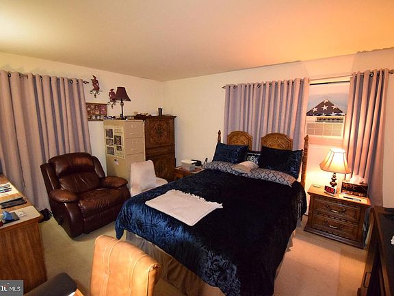 5th image of 4605 Sharon Rd