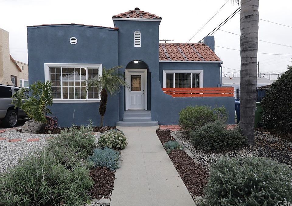 1st image of 1813 W 65th Pl