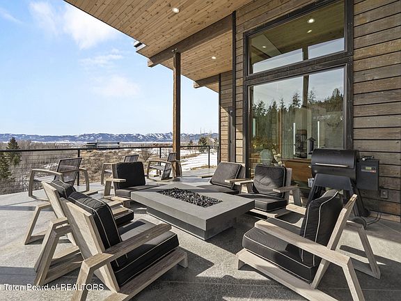 4th image of 1735 Overlook Way