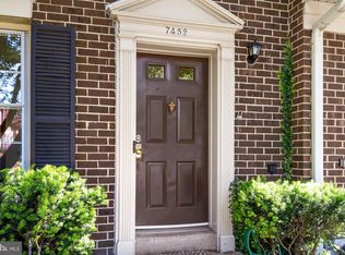 7452 Adams Park Ct, Annandale, VA 22003