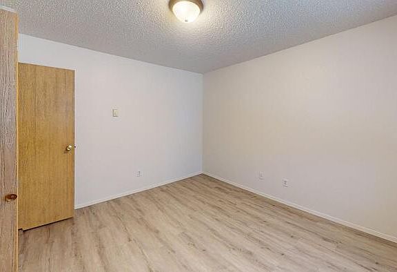 5th image of 1500 1st Ave NW APT 4