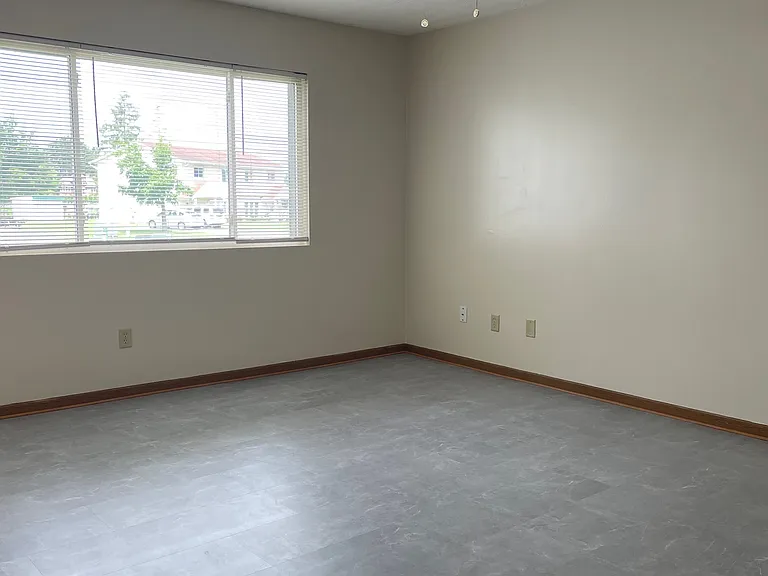 14775 Hillcrest Ave — Photo 9