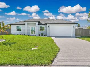 1326 NE 7th Place Cpe, Coral, FL 33909