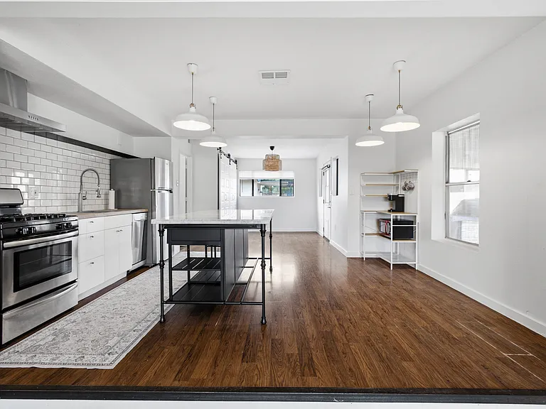 1614 E Roma Ave — Photo 9