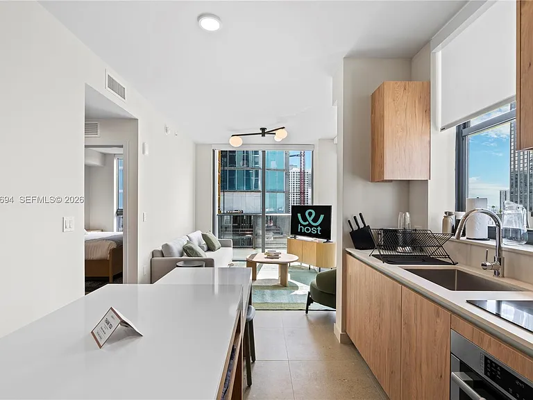 11 NE 6th St #1601 — Photo 16