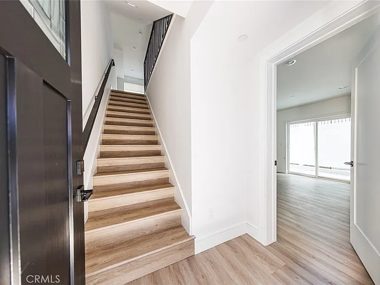1243 N Sycamore Ave — Photo 12