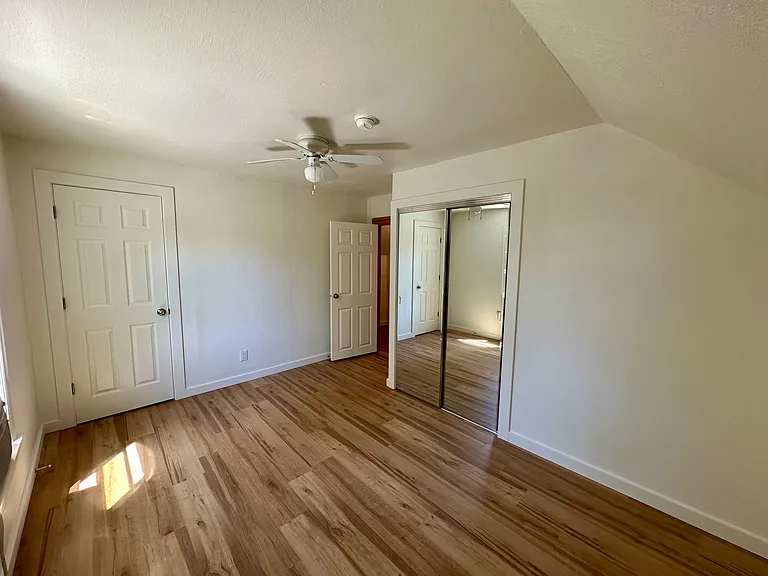 926 NE Davis St — Photo 8
