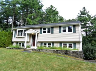 4 Weathervane Rd, Billerica, MA 01821