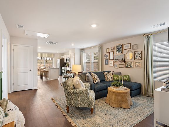 5th image of 151 Cloverfield Ln