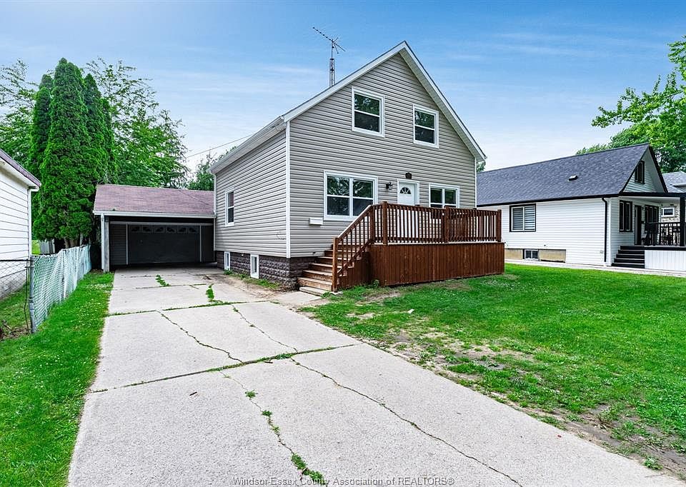 1st image of 13 Poplar St