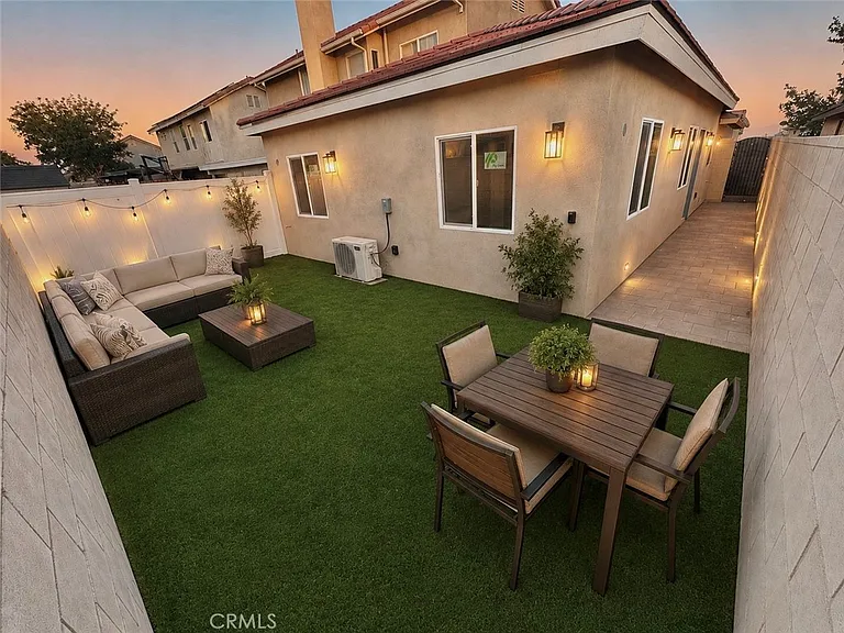 2643 Summerchase Ave #B — Photo 29