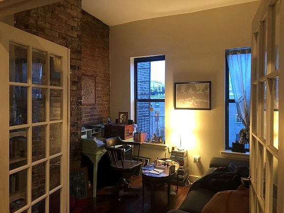 3rd image of 946 Fulton St APT 6