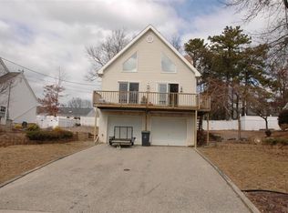 312 Neptune Dr, Manahawkin, NJ 08050