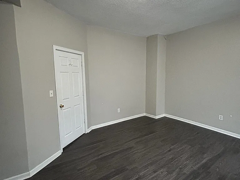 14 N Euclid Ave — Photo 8