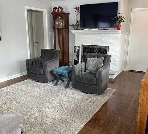 5th image of 211 S Wilmette Ave