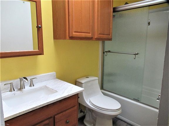 3rd image of 201 W 26th St APT 3