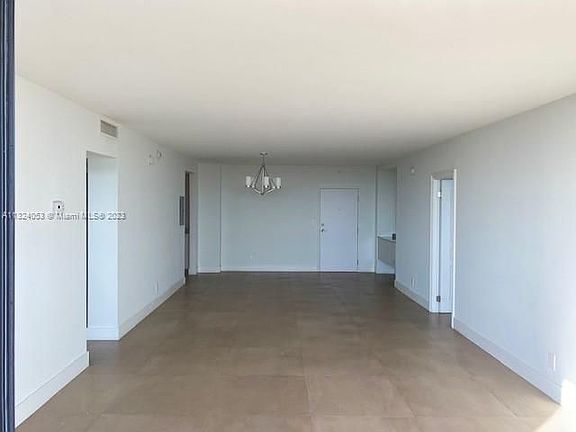 3rd image of 90 Edgewater Dr APT 1225