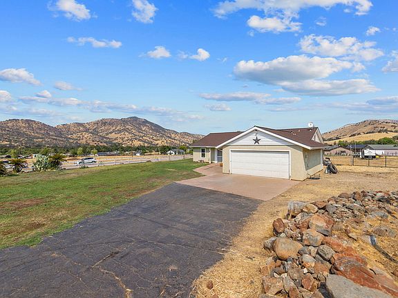 3rd image of 7272 Lupine Drive