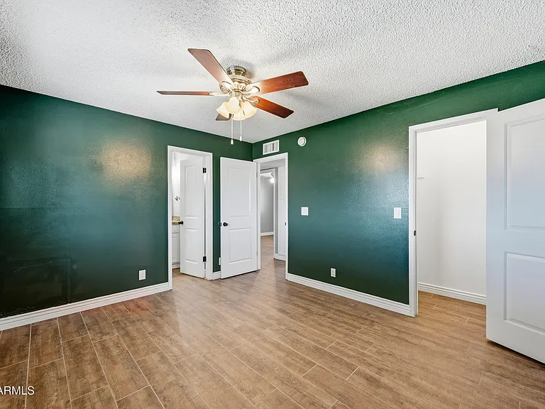 1506 W 2nd St — Photo 13