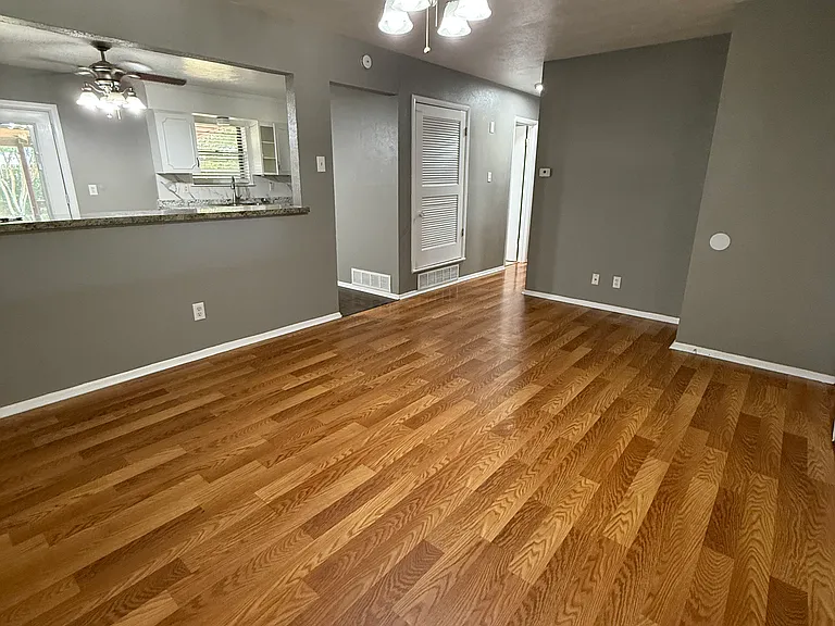 5721 Bowling Dr — Photo 4