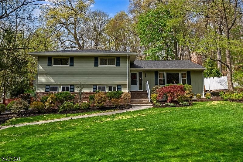 1st image of 167 Mountain Ave