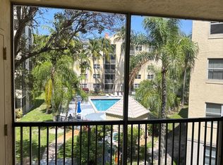 8333 Lake Dr APT 308, Doral, FL 33166
