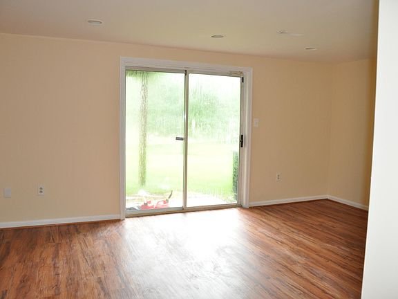 2nd image of 13 Rocky Brook Ct