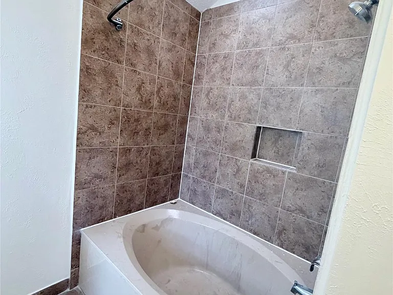 9327 Westacre Pl — Photo 4