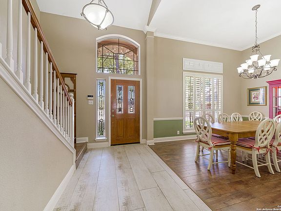 4th image of 18806 Oakwood Bend