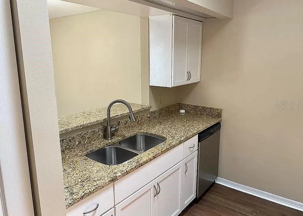 2 bed, 2.0 bath, 1037 sqft, $2,150 — Photo 4