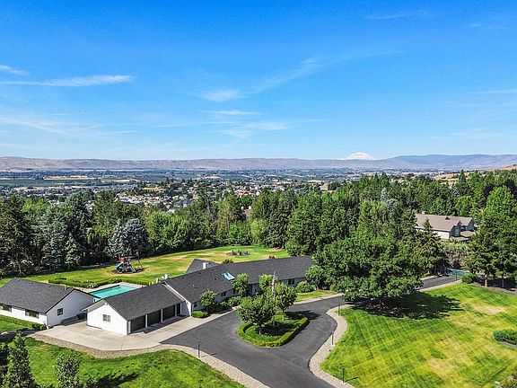 3rd image of 7102 Scenic Dr