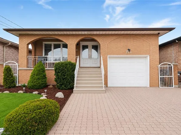366 Berkindale Dr, Hamilton, ON L8E 3T8
