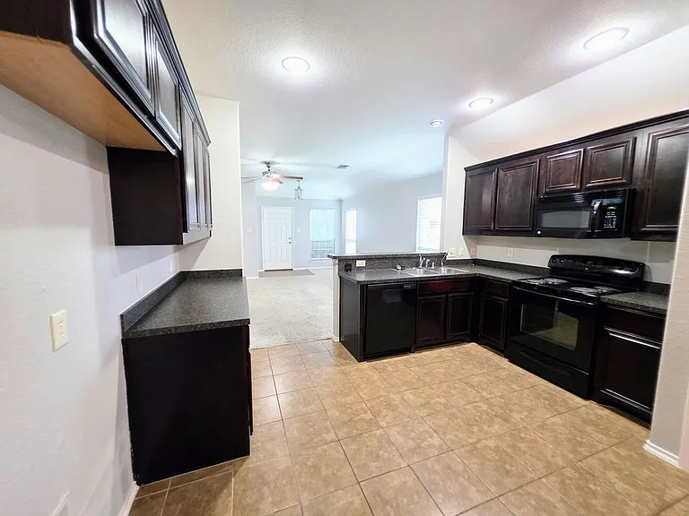 1809 Rodeo Dr — Photo 18